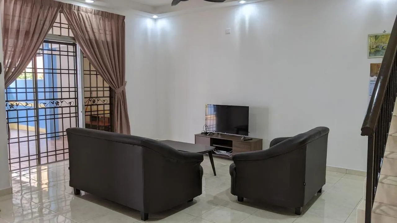Johor Bahru 6 Bedrooms Corner House: Big&Comfort Prázdninový dům Johor Bahru