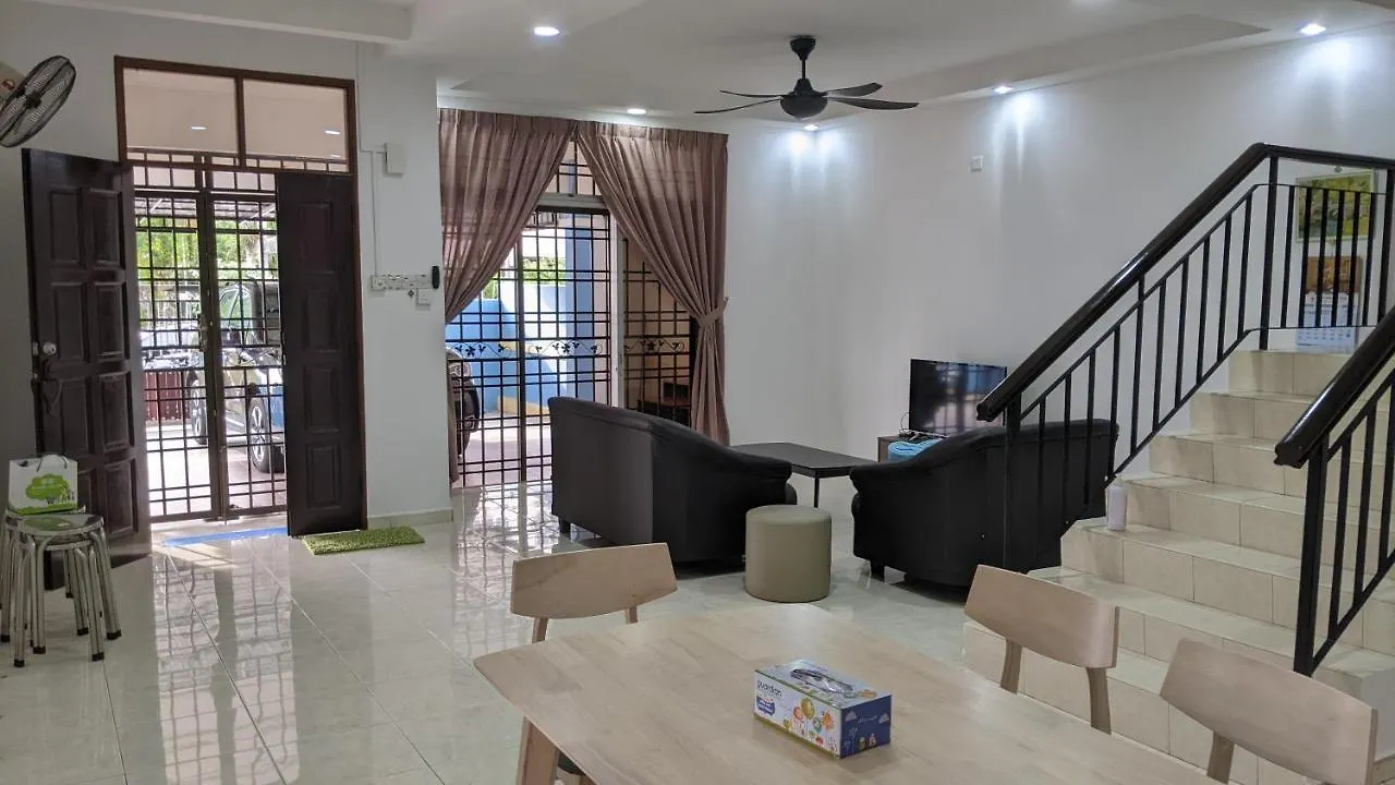 Johor Bahru 6 Bedrooms Corner House: Big&Comfort Prázdninový dům Johor Bahru